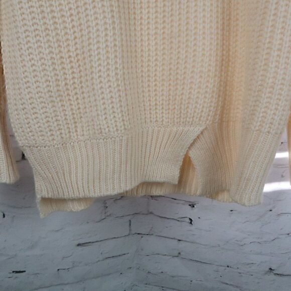 TULIP B WINTER WHITE LONG SLEEVE COWL NECK TUNIC SWEATER WITH NOTCH HEM DETAIL - Picture 6 of 10